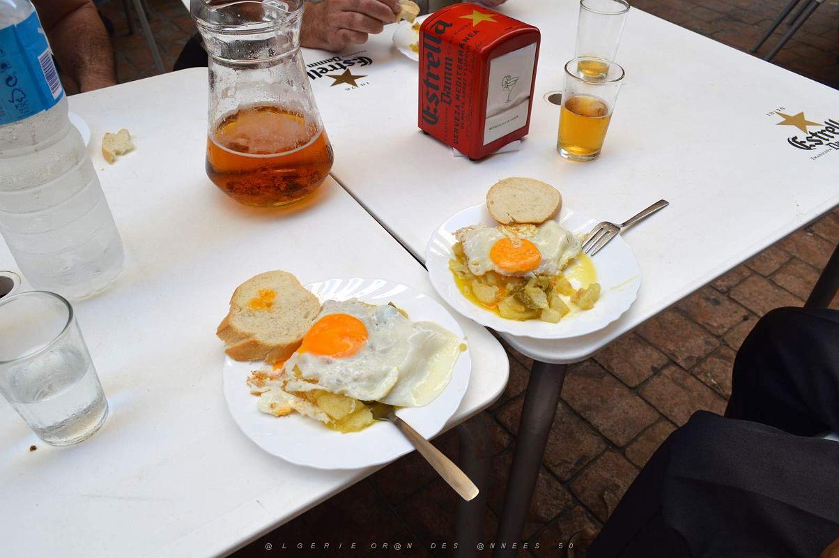 16 ALMERIA -TAPAS AVEC LES AMIS AU FLORIDA (13).JPG